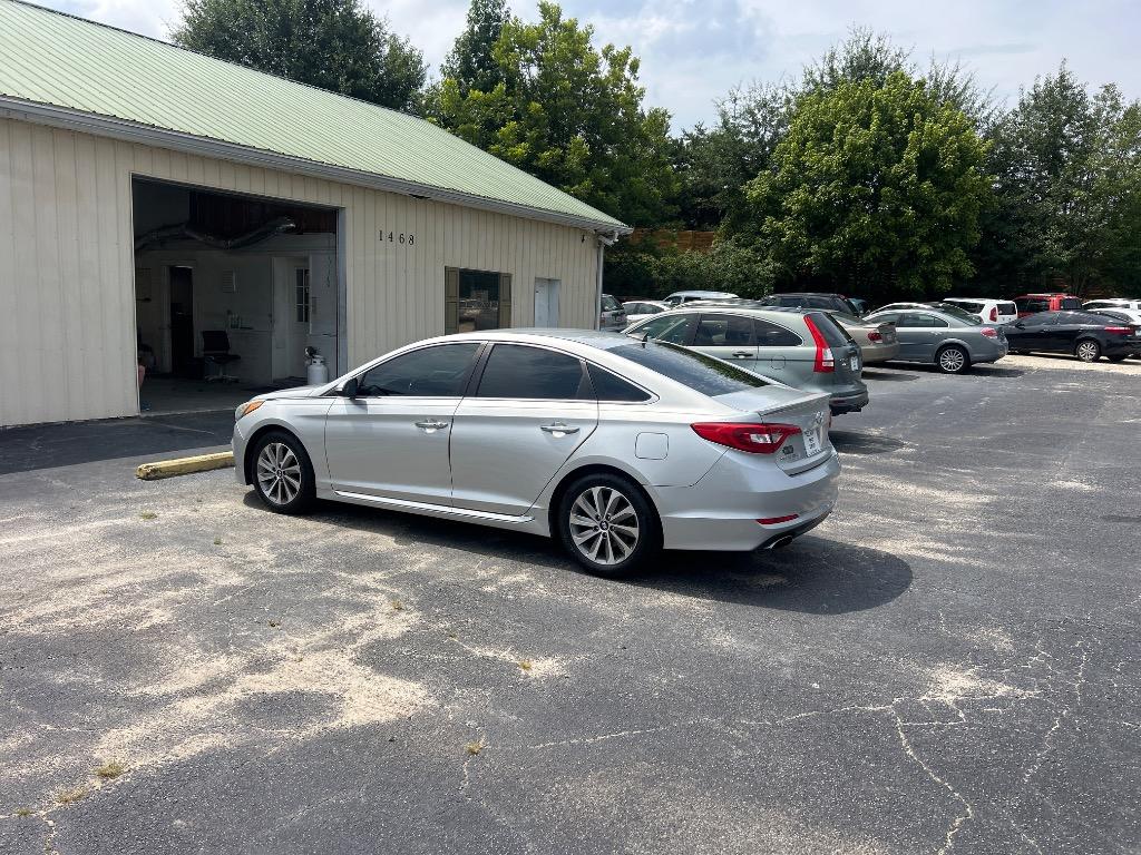 2015 Hyundai Sonata - $11,995