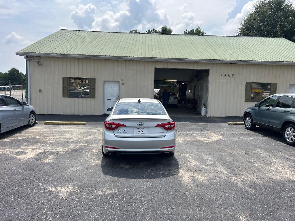 2015 Hyundai Sonata - $11,995