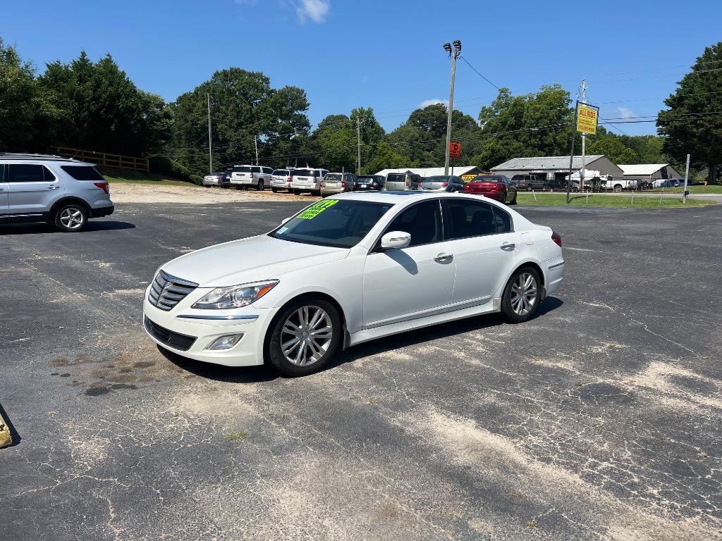 2013 Hyundai Genesis - $12,995