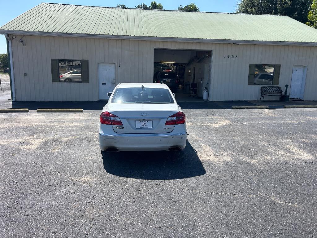 2013 Hyundai Genesis - $12,995