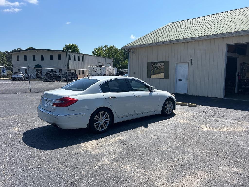 2013 Hyundai Genesis - $12,995