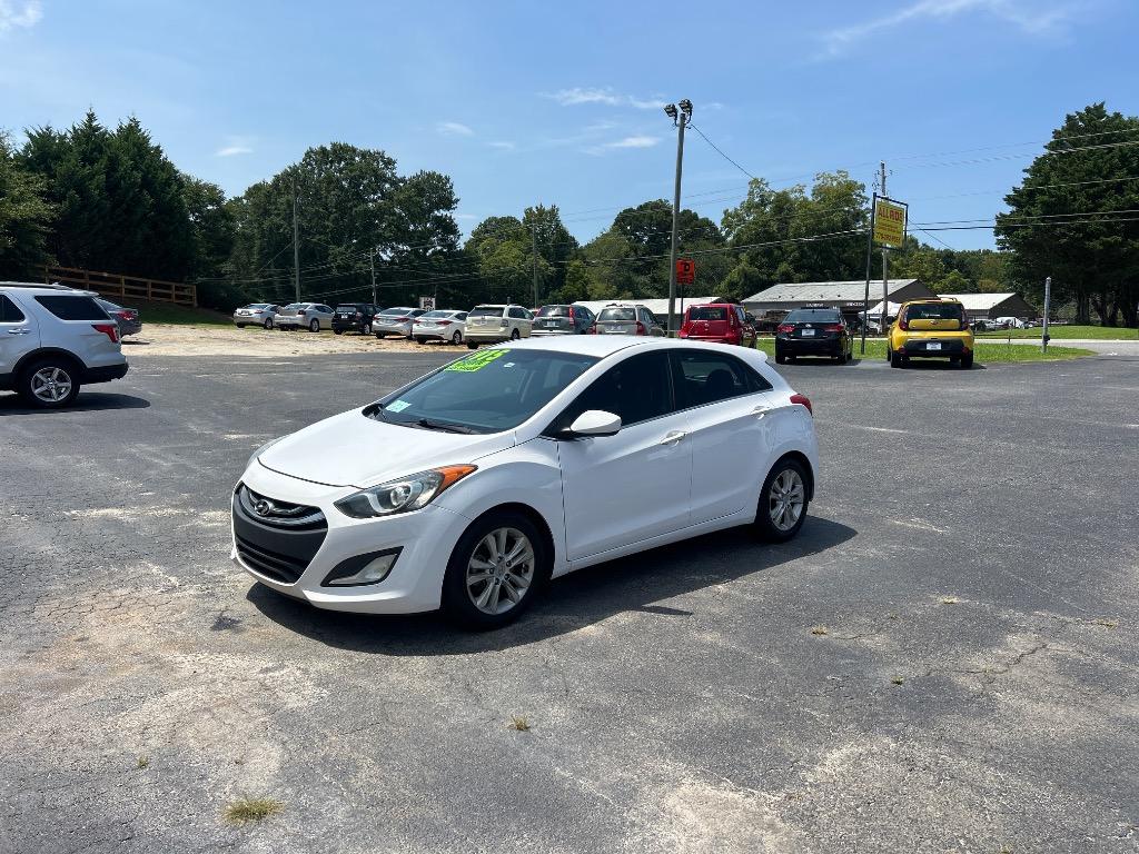 2015 Hyundai Elantra - $10,995