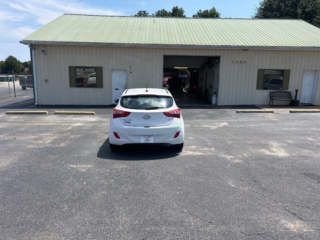 2015 Hyundai Elantra - $10,995
