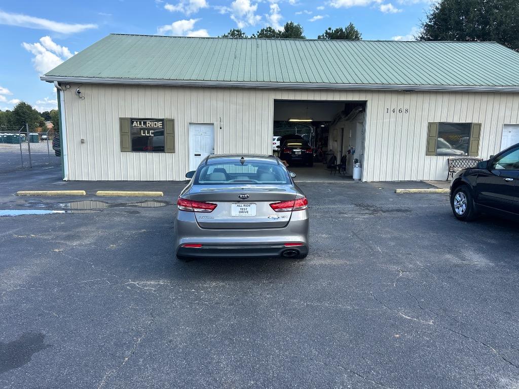 2016 Kia Optima - $13,995