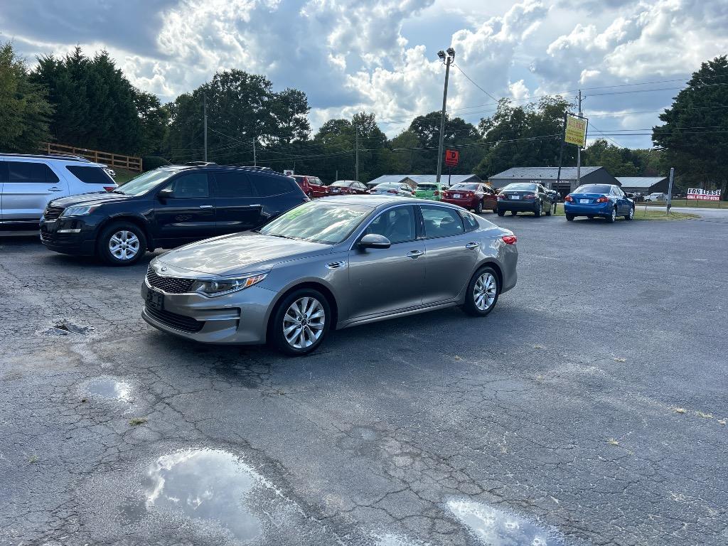 2016 Kia Optima - $13,995