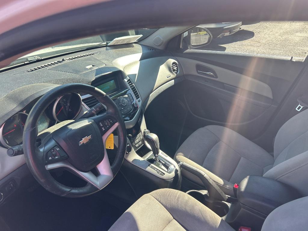 2013 Chevrolet Cruze - $9,995