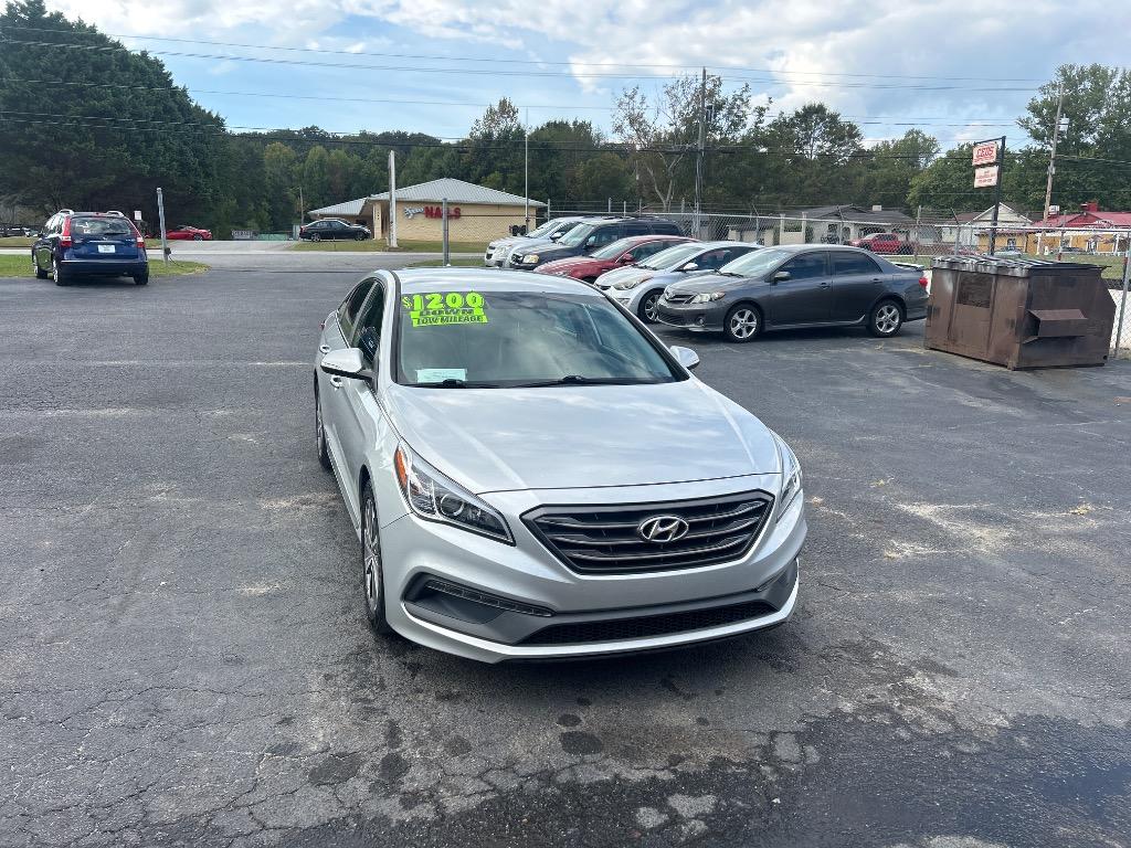 2015 Hyundai Sonata - $11,995