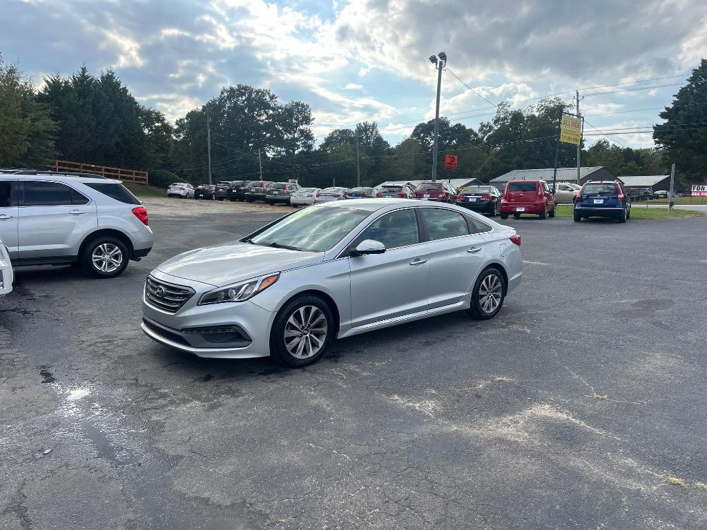 2015 Hyundai Sonata - $11,995