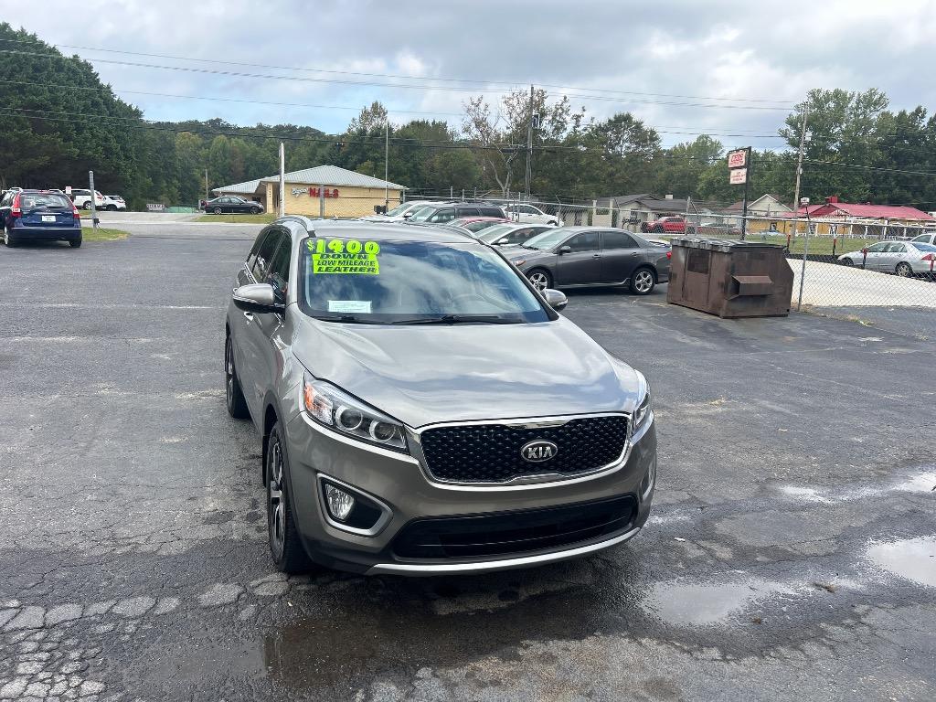 2016 Kia Sorento - $12,995