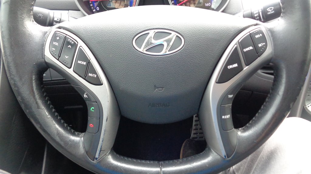 2013 Hyundai Elantra Coupe GS photo