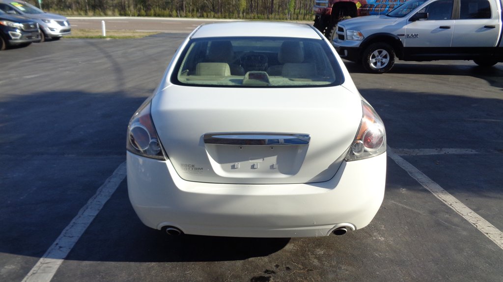 2010 Nissan Altima 2.5 photo