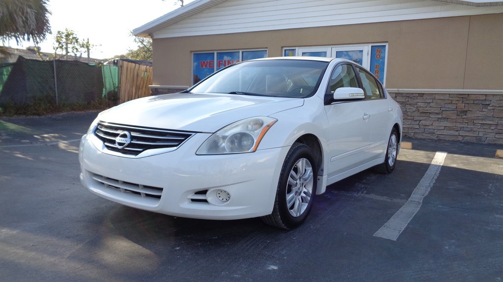 2010 Nissan Altima 2.5 photo