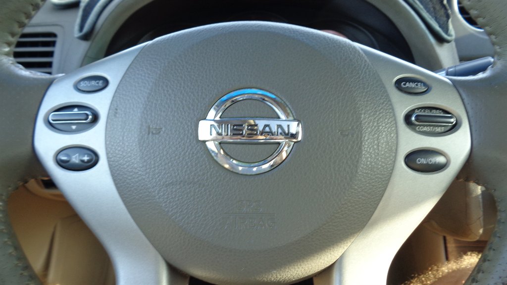 2010 Nissan Altima 2.5 photo