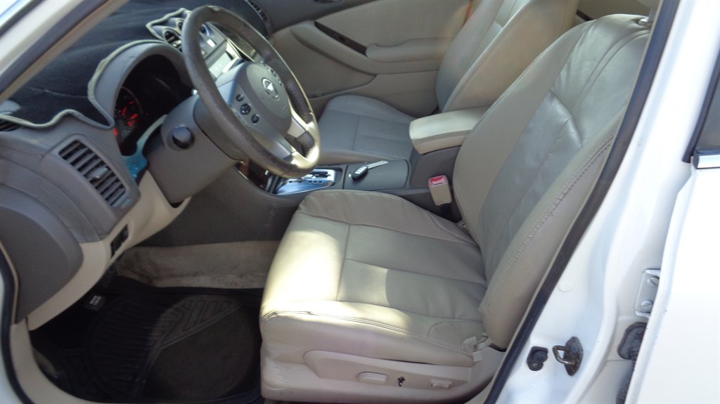 2010 Nissan Altima 2.5 photo