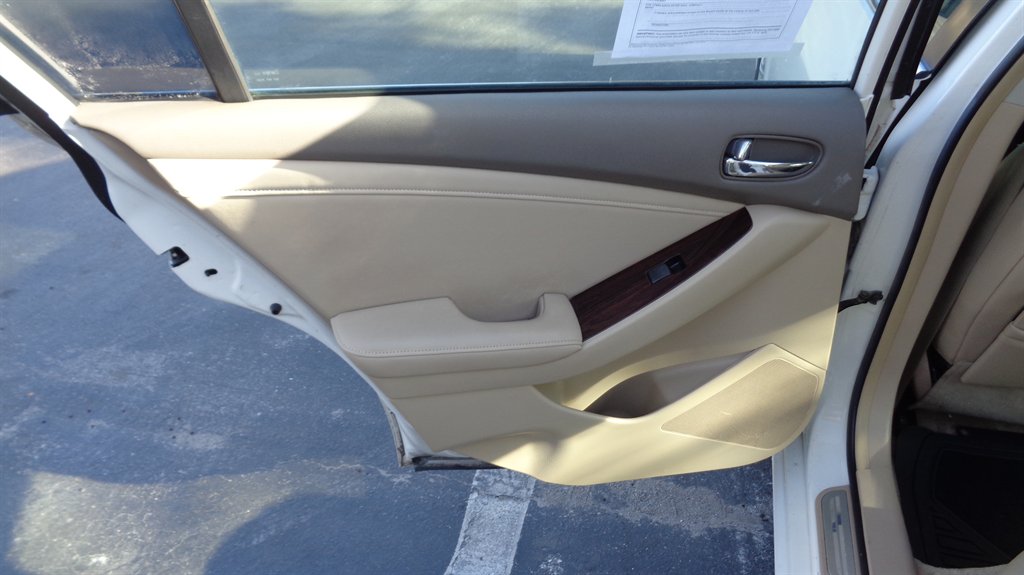 2010 Nissan Altima 2.5 photo