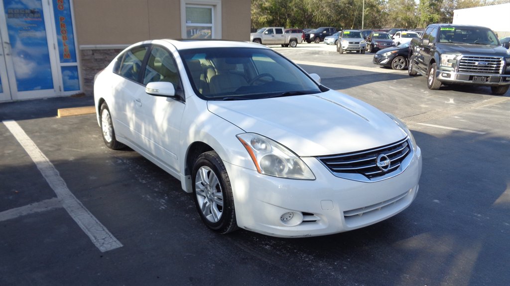 2010 Nissan Altima 2.5 photo