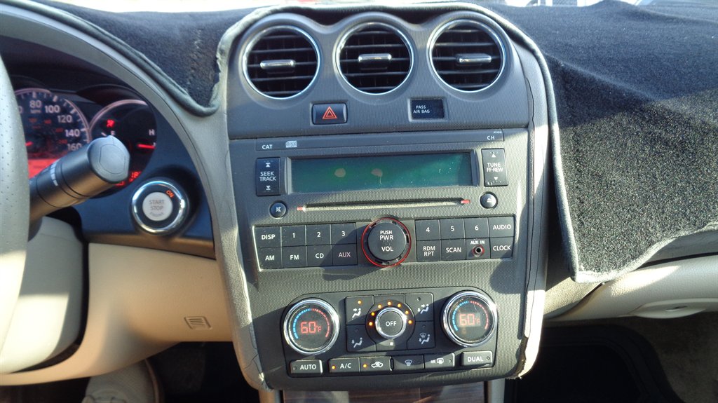 2010 Nissan Altima 2.5 photo