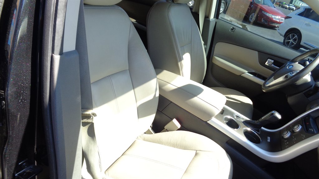 2013 Ford Edge - $16,999