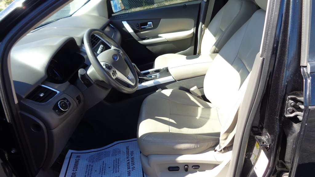 2013 Ford Edge - $16,999