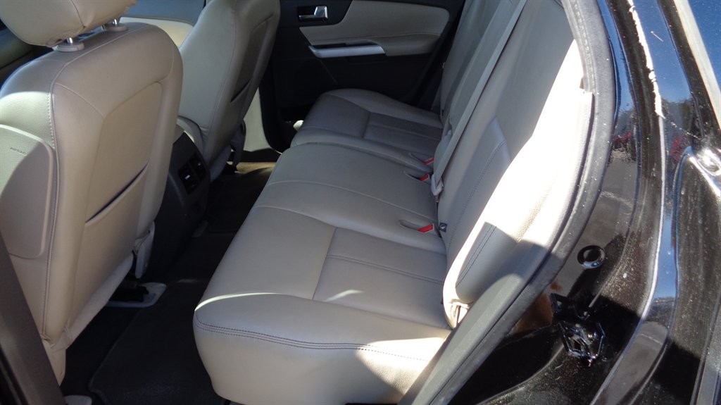 2013 Ford Edge - $16,999