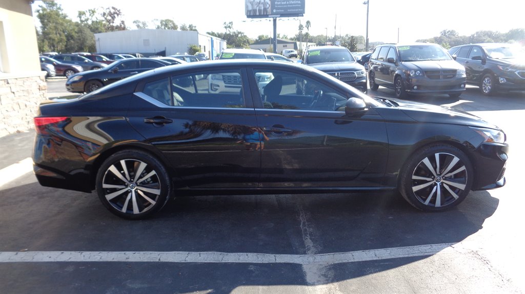 2020 Nissan Altima SR photo
