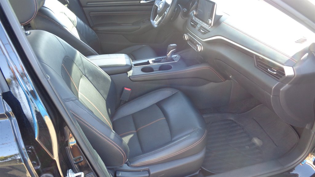 2020 Nissan Altima SR photo