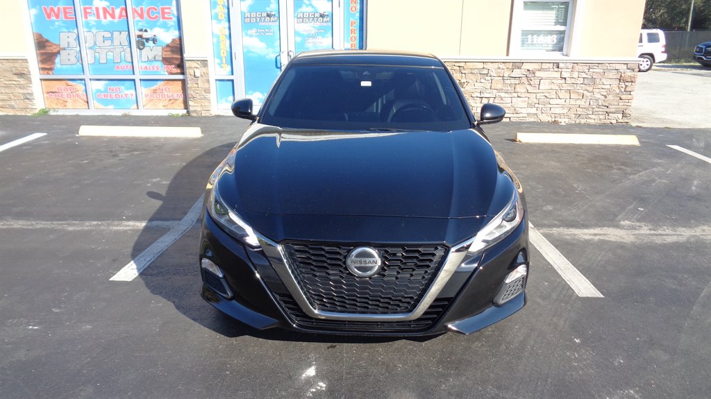 2020 Nissan Altima SR photo