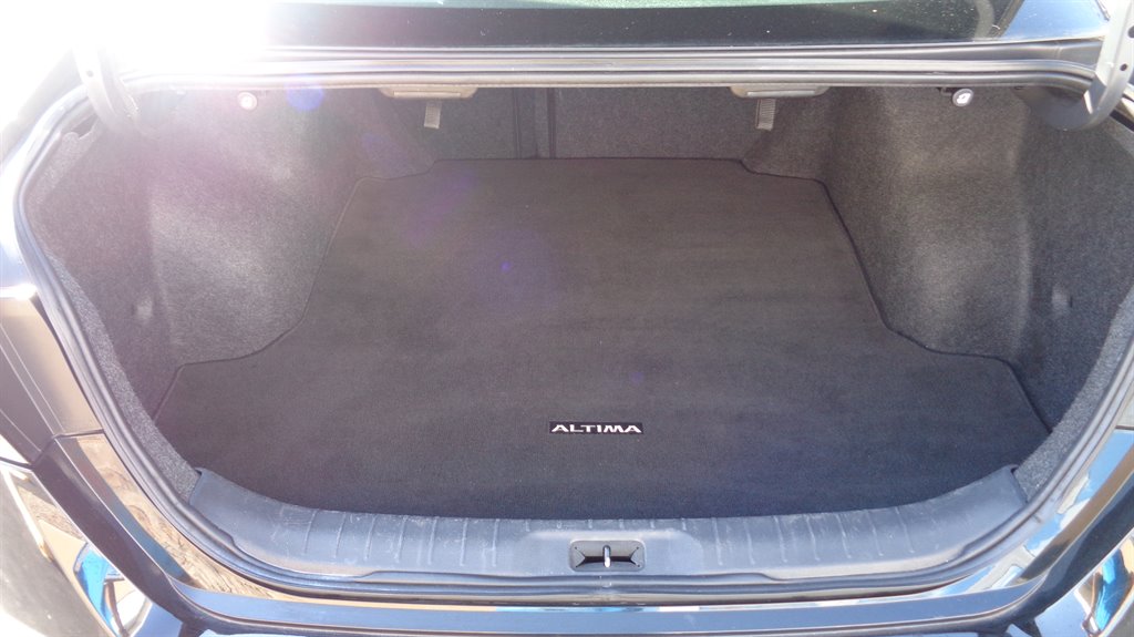 2020 Nissan Altima SR photo