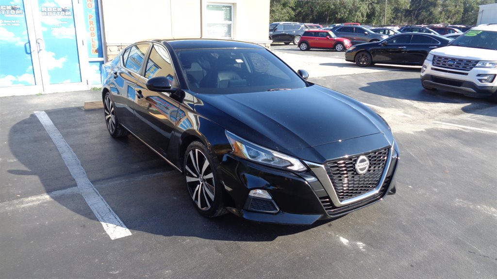 2020 Nissan Altima SR photo