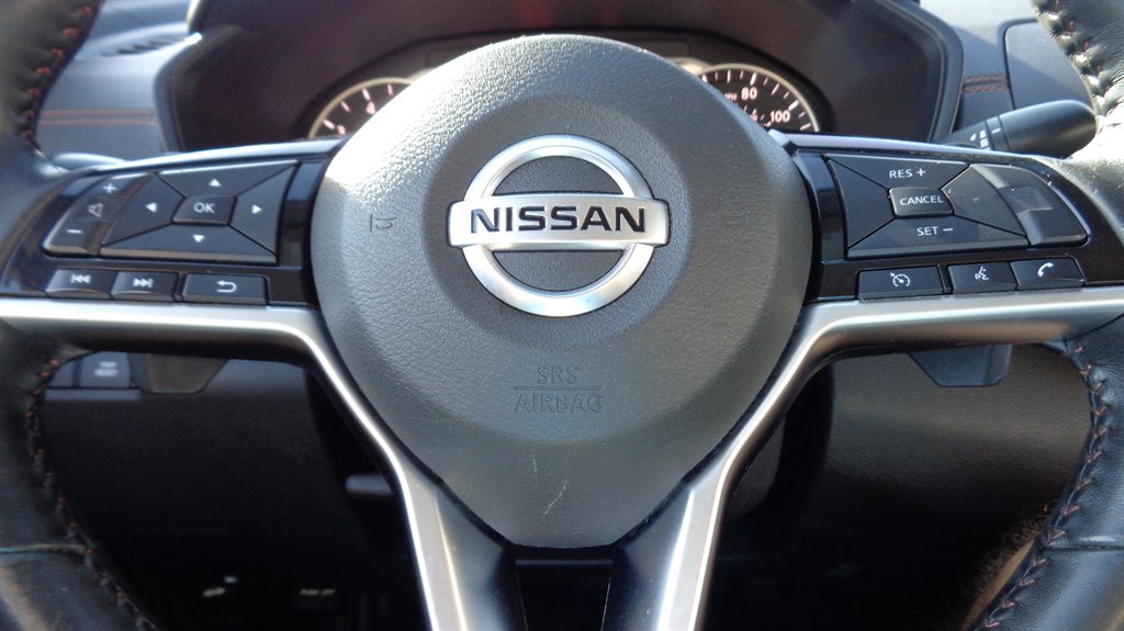 2020 Nissan Altima SR photo