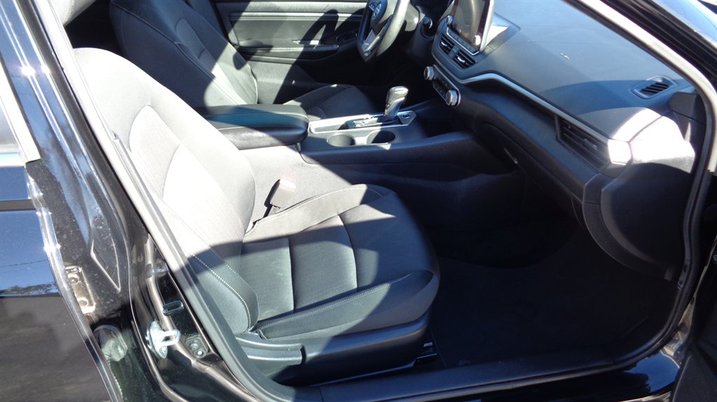 2019 Nissan Altima S photo