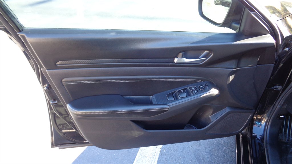 2019 Nissan Altima S photo