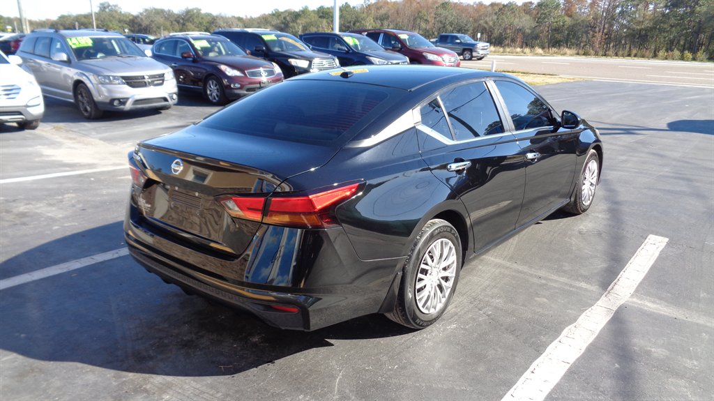 2019 Nissan Altima S photo