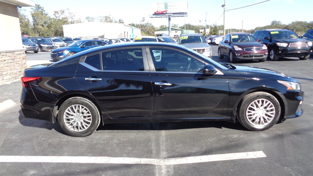 2019 Nissan Altima S photo
