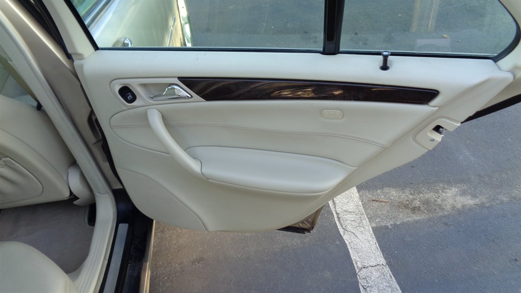 2005 Mercedes-Benz C-Class - $11,999