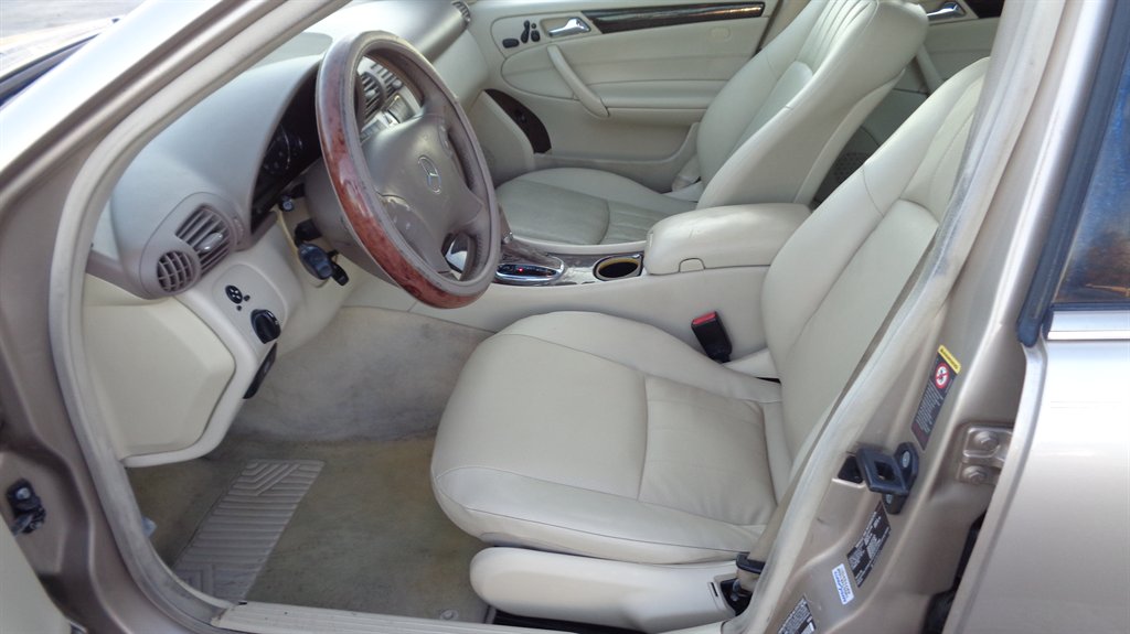 2005 Mercedes-Benz C-Class - $11,999