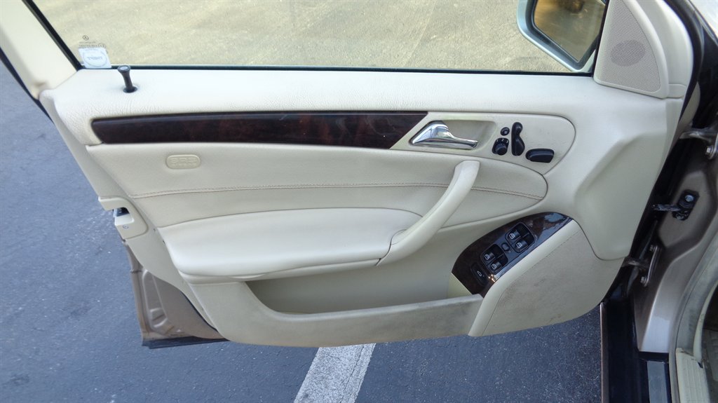 2005 Mercedes-Benz C-Class - $11,999