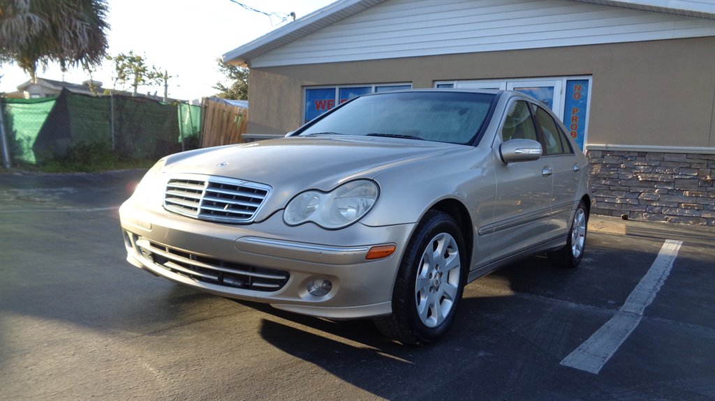 2005 Mercedes-Benz C-Class - $11,999