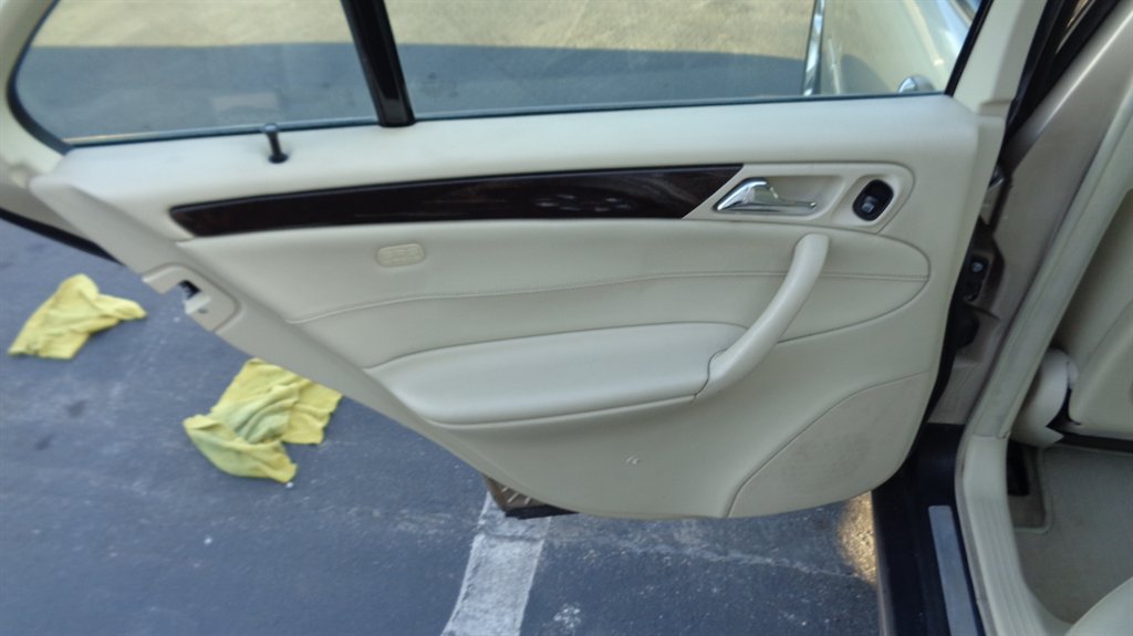 2005 Mercedes-Benz C-Class - $11,999