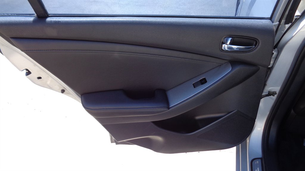 2010 Nissan Altima 2.5 photo