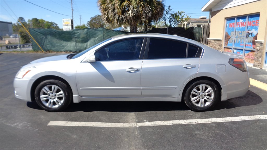2010 Nissan Altima 2.5 photo