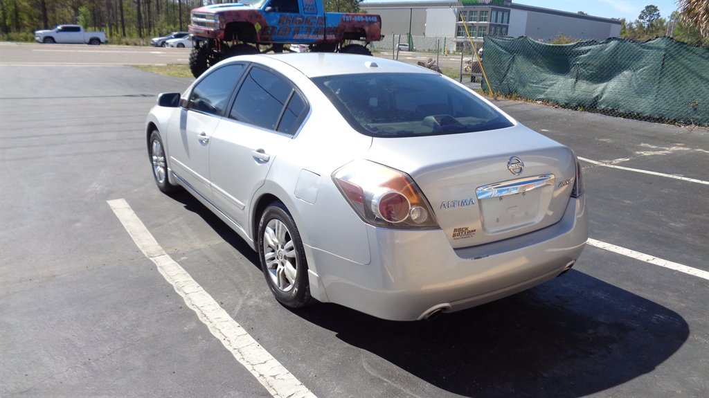 2010 Nissan Altima 2.5 photo