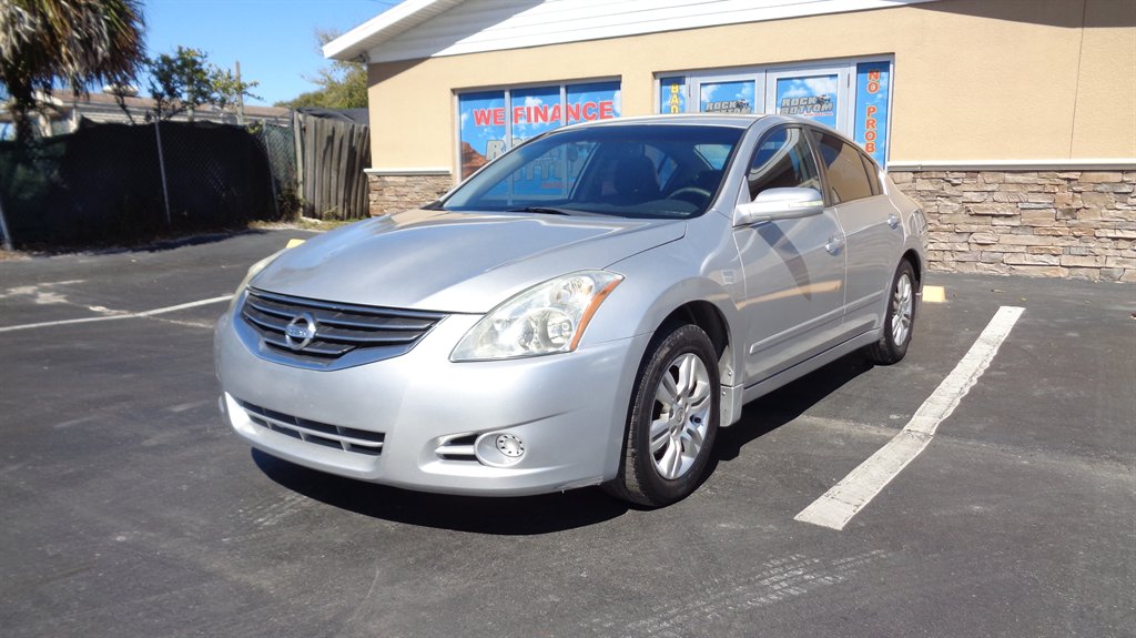 2010 Nissan Altima 2.5 photo