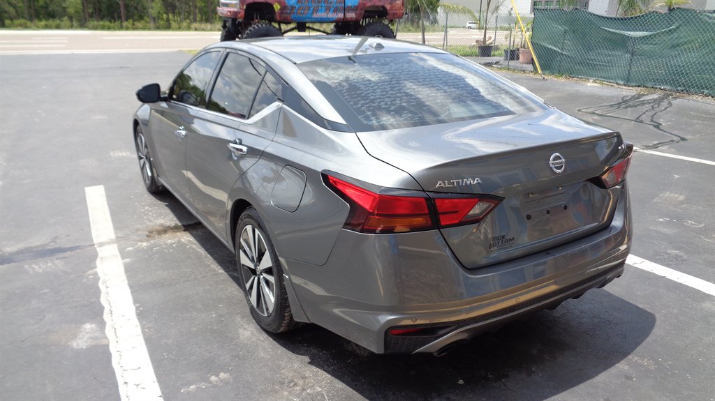 2019 Nissan Altima SV photo