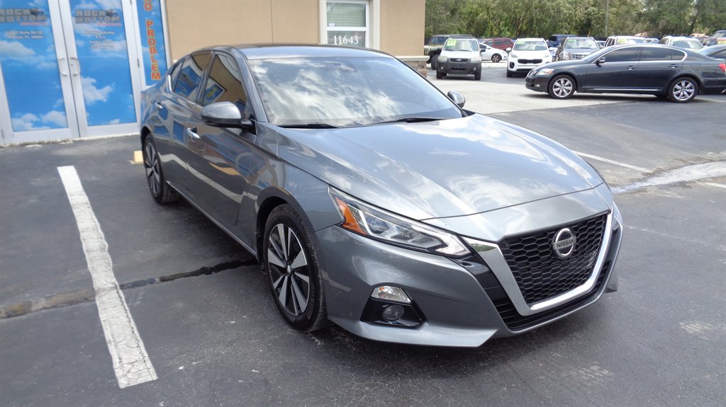 2019 Nissan Altima SV photo