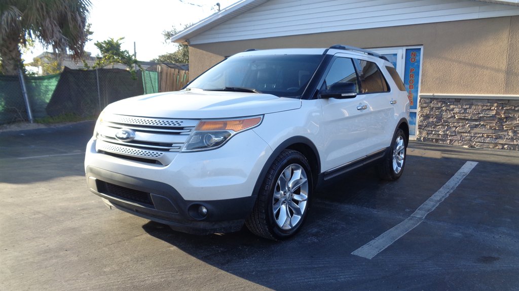 2014 Ford Explorer - $18,999