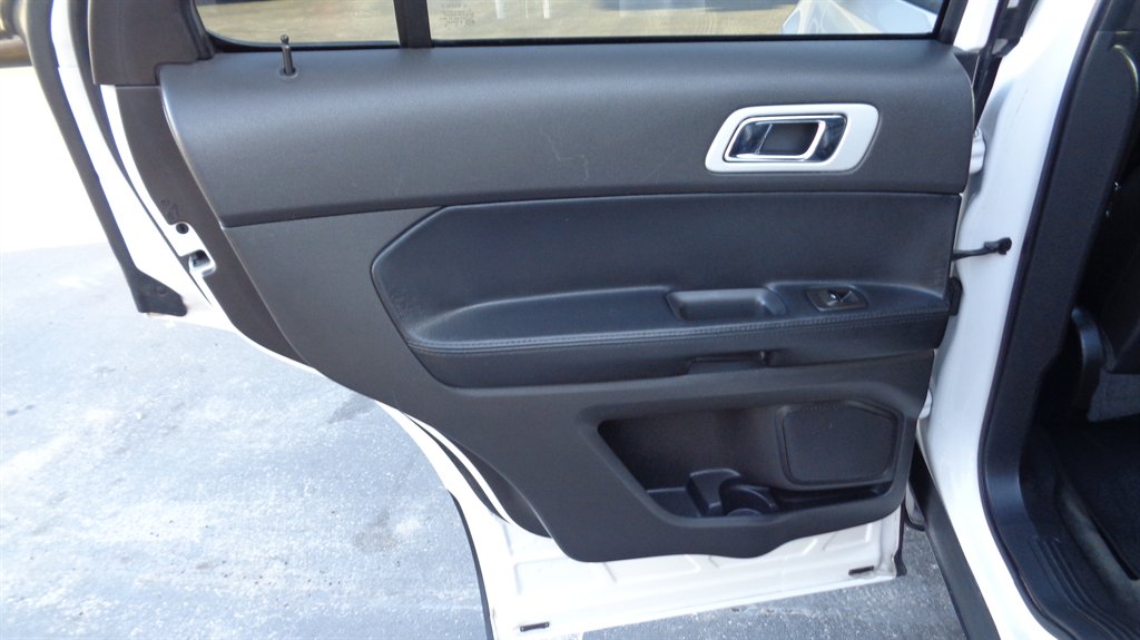 2014 Ford Explorer - $18,999