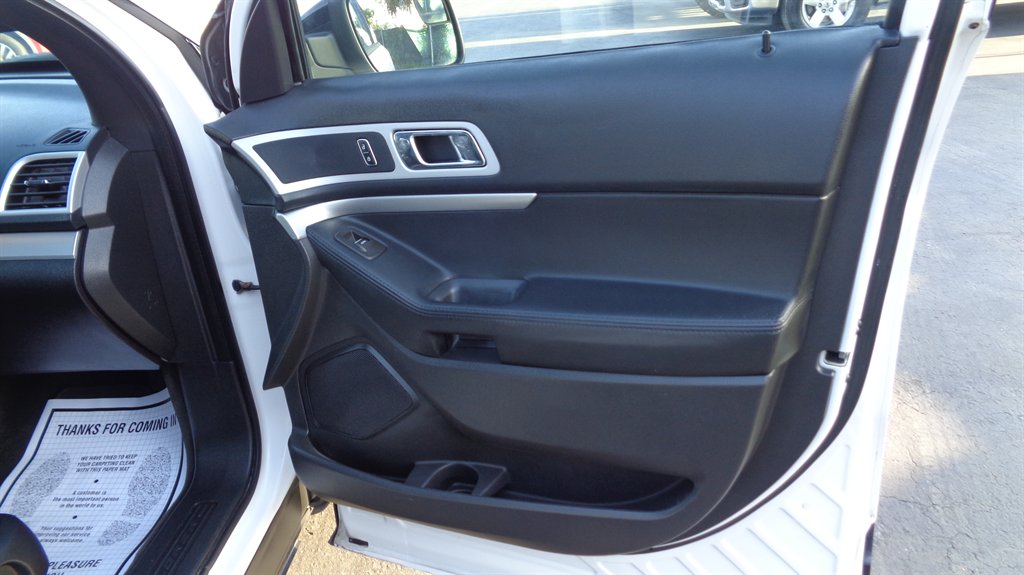 2014 Ford Explorer - $18,999