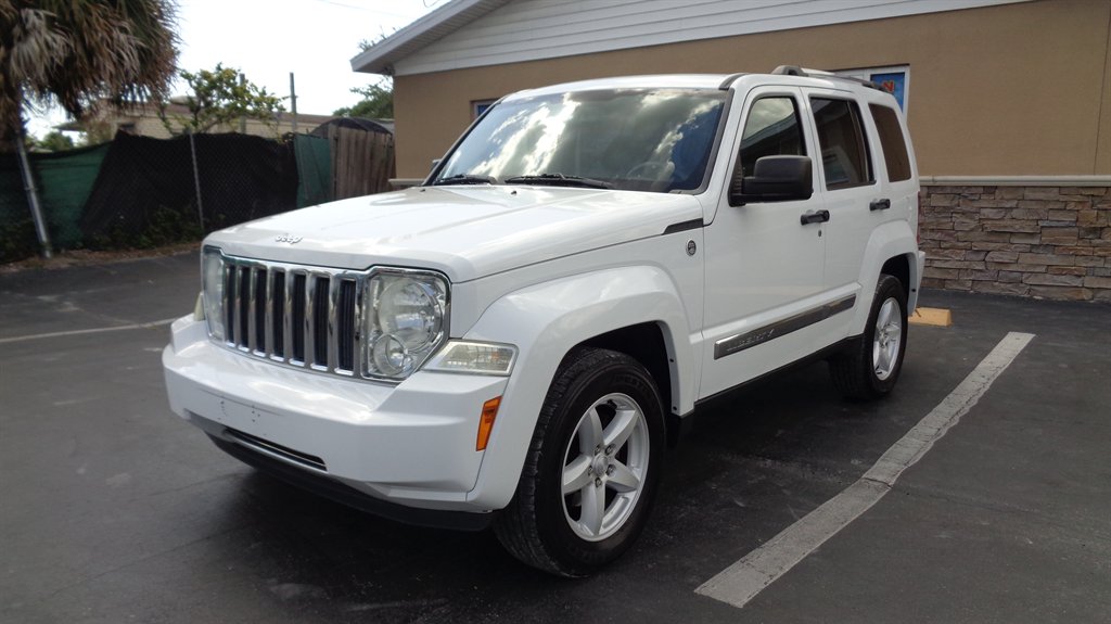 2012 Jeep Liberty - $17,999