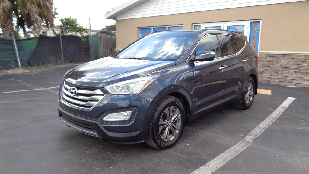 2014 Hyundai Santa Fe Sport - $17,999